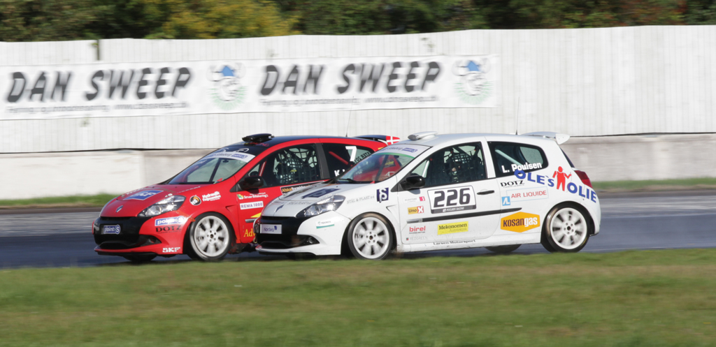 Lasse Poulsen overhalede Kim for enden af langsiden
(Foto: Motorsporten.dk)
